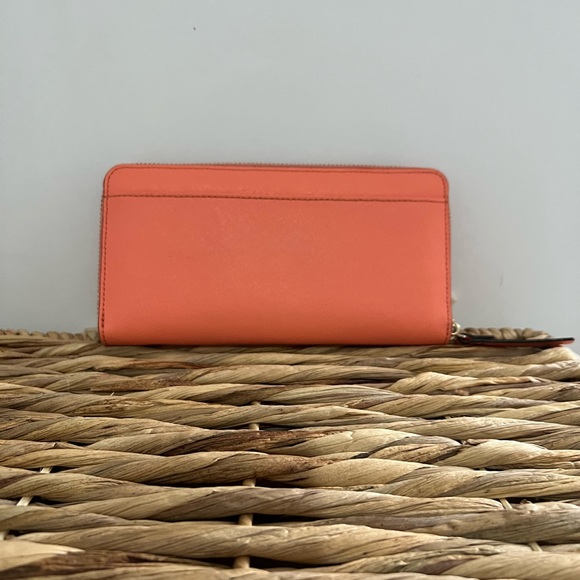 Kate Spade wallet - Picture 2 of 3